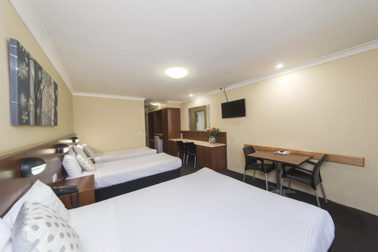 Rocky Resort Motor Inn Rockhampton Exterior photo